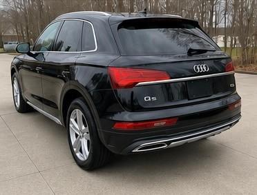 Black 2022 Audi Q5 40 Premium Plus