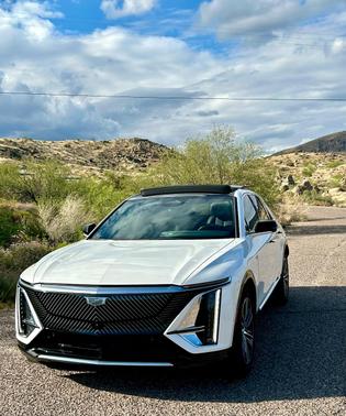 White 2024 Cadillac LYRIQ Luxury
