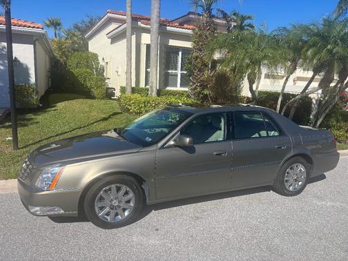 2010 Cadillac DTS Premium Collection