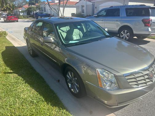 2010 Cadillac DTS Premium Collection