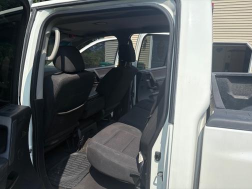 2009 Nissan Titan SE Crew Cab