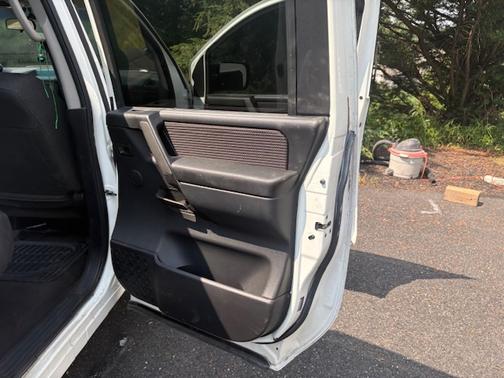 2009 Nissan Titan SE Crew Cab