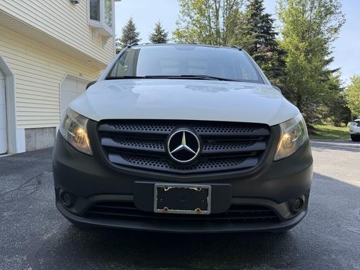 White 2016 Mercedes-Benz Metris Base