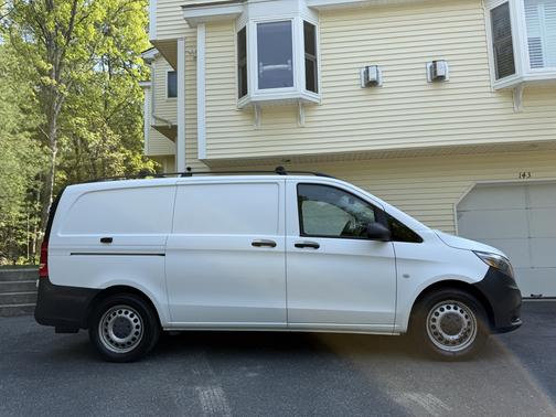 White 2016 Mercedes-Benz Metris Base