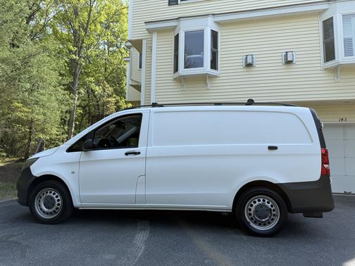 White 2016 Mercedes-Benz Metris Base