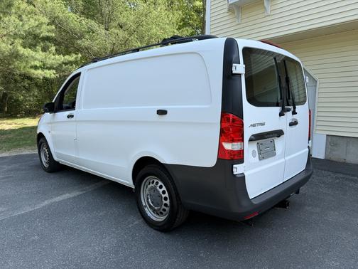 White 2016 Mercedes-Benz Metris Base