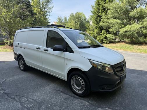 White 2016 Mercedes-Benz Metris Base