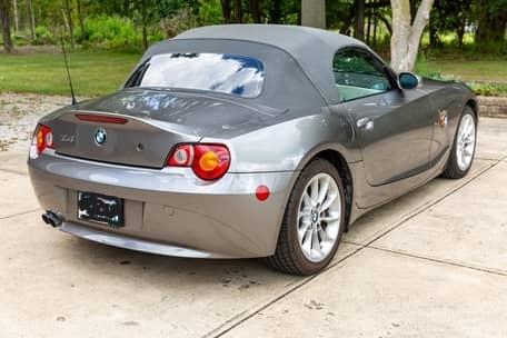 Gray 2003 BMW Z4 2.5i Roadster