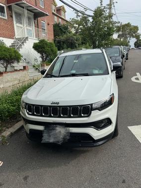 White 2023 Jeep Compass Latitude Lux