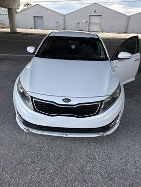 White 2013 Kia Optima Hybrid LX