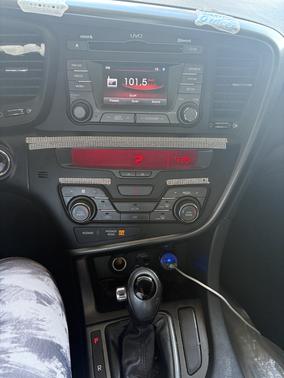 White 2013 Kia Optima Hybrid LX