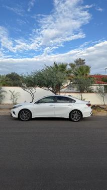 White 2022 Kia Forte GT
