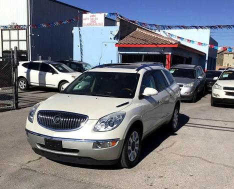 White 2011 Buick Enclave 2XL