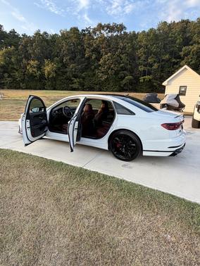 White 2021 Audi S8 4.0T