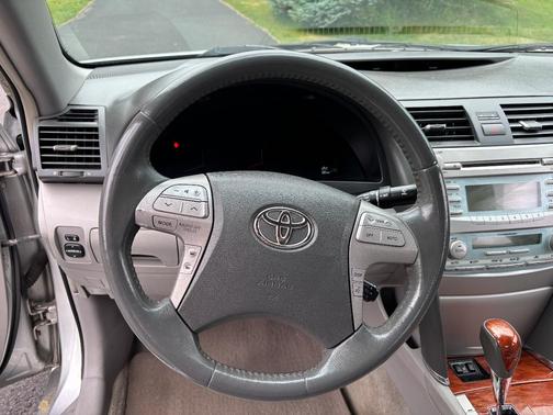 Silver 2008 Toyota Camry XLE