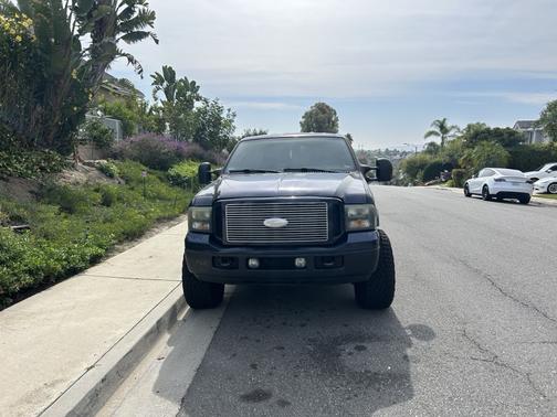 2005 Ford F-250 Lariat Crew Cab Super Duty