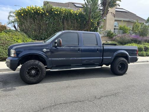 2005 Ford F-250 Lariat Crew Cab Super Duty