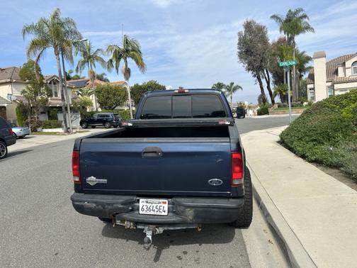 2005 Ford F-250 Lariat Crew Cab Super Duty