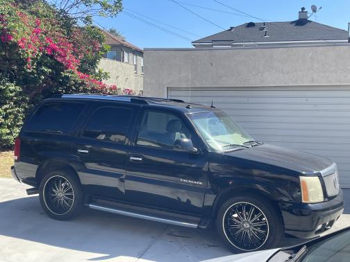 2003 Cadillac Escalade Base
