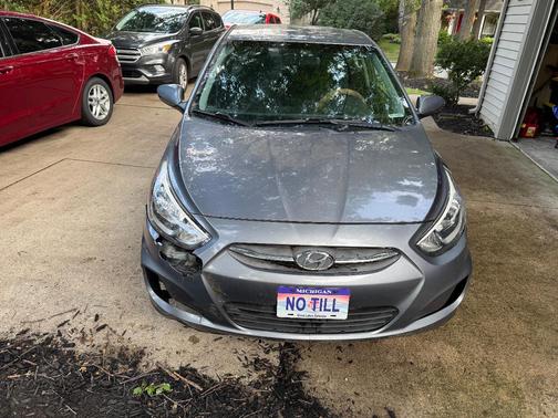Gray 2017 Hyundai Accent SE