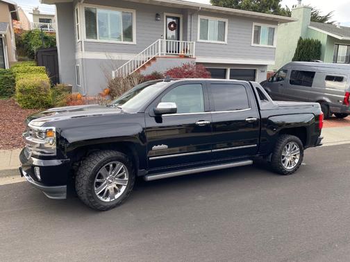 2017 Chevrolet Silverado 1500 High Country