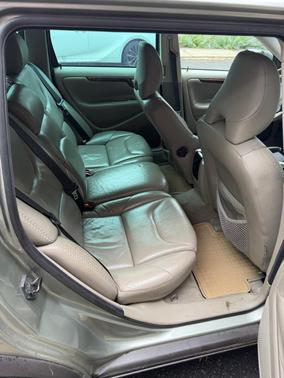 Gray 2006 Volvo XC70 2.5T