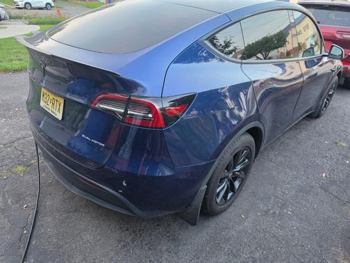 Blue 2023 Tesla Model Y Long Range