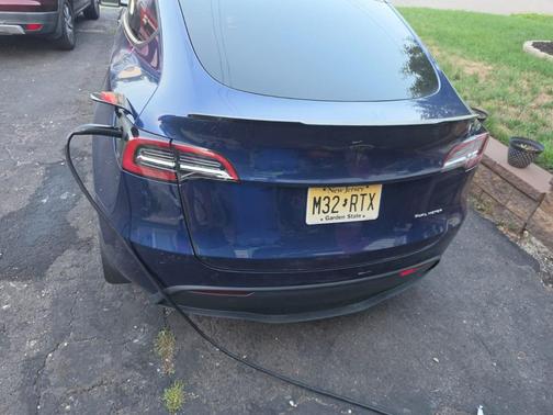 Blue 2023 Tesla Model Y Long Range