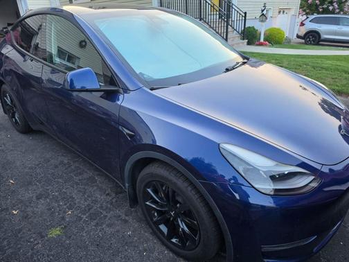 Blue 2023 Tesla Model Y Long Range