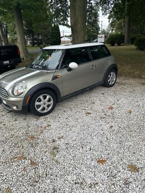 Gold 2007 MINI Cooper Base