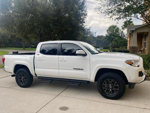 White 2021 Toyota Tacoma SR5
