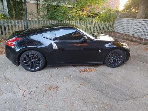 Black 2015 Nissan 370Z Touring