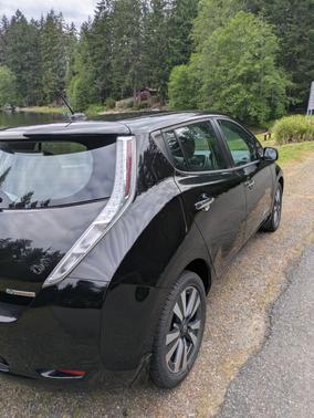 Black 2016 Nissan Leaf SV