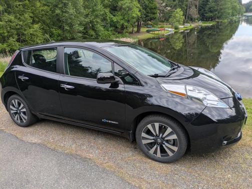 Black 2016 Nissan Leaf SV