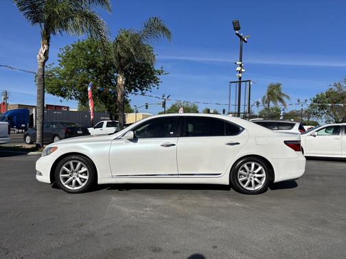 White 2007 Lexus LS 460 L