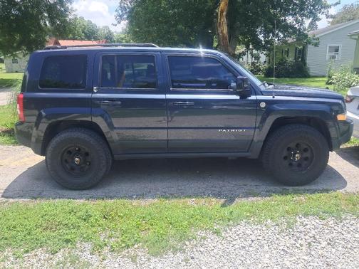 Blue 2014 Jeep Patriot Sport