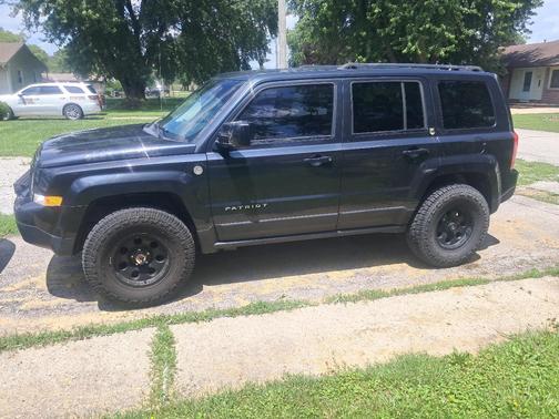 Blue 2014 Jeep Patriot Sport
