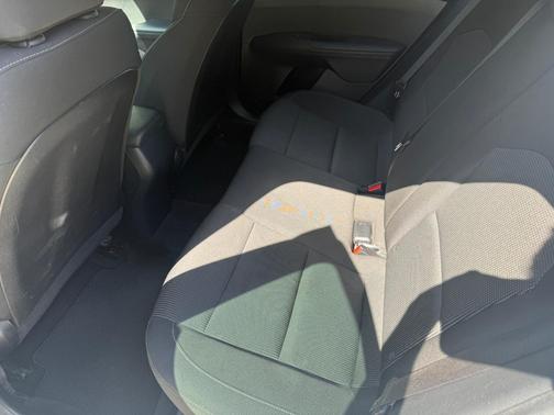 White 2019 Kia Forte LXS
