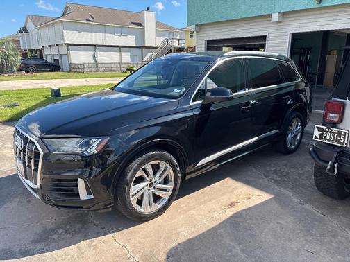 Black 2023 Audi Q7 55 Premium Plus