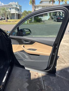 Black 2023 Audi Q7 55 Premium Plus