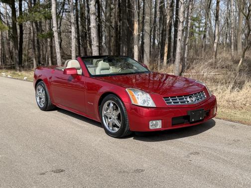 Red 2005 Cadillac XLR Base