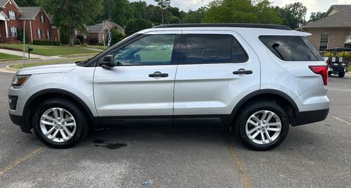 Silver 2017 Ford Explorer Base