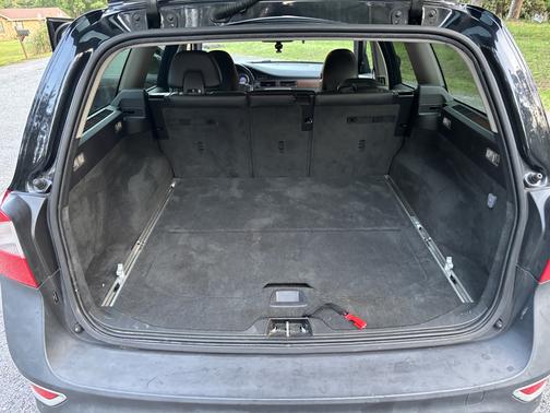 Black 2011 Volvo XC70 3.2