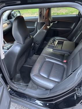 Black 2011 Volvo XC70 3.2