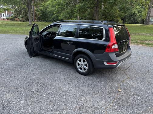 Black 2011 Volvo XC70 3.2