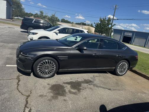 2023 Genesis Electrified G80 Base
