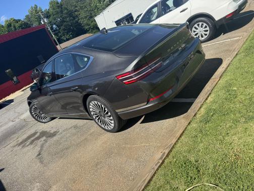 2023 Genesis Electrified G80 Base