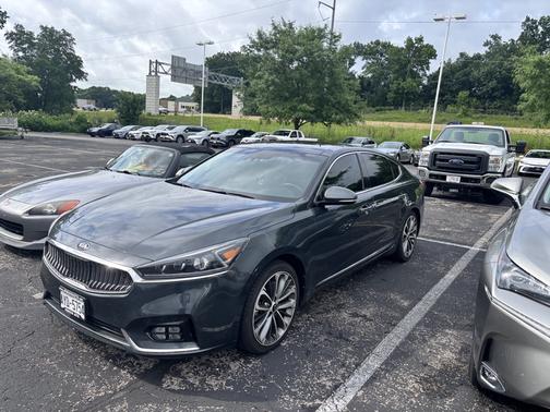 2017 Kia Cadenza Technology