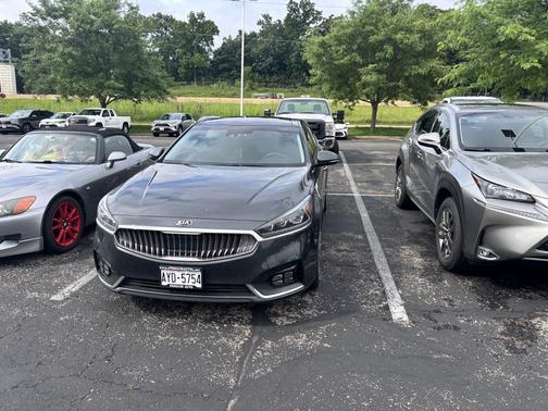 2017 Kia Cadenza Technology