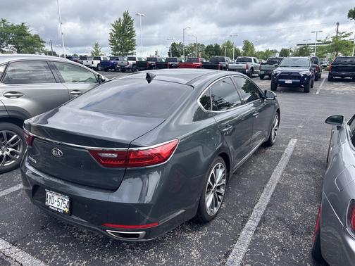 2017 Kia Cadenza Technology